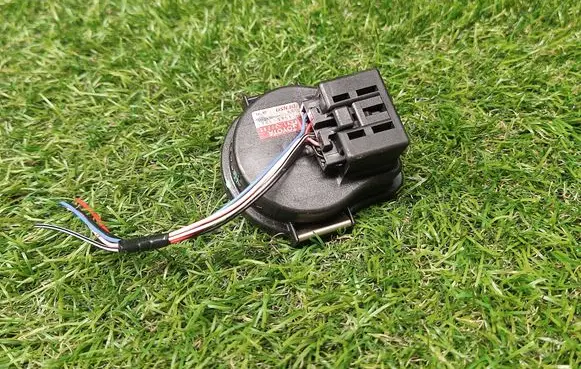 Headlight level adjustment motor