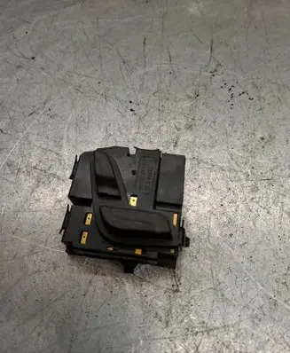 Mercedes-Benz C W204 Seat control switch A2048701958 03467816