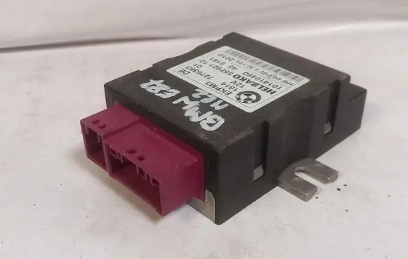 BMW 1 E81 E87 Fuel pump relay 7276383