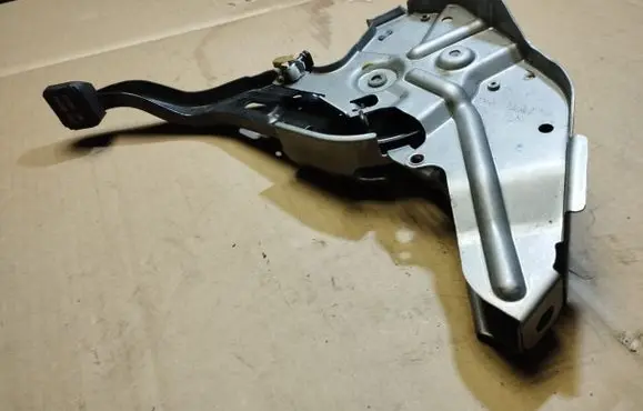 Handbrake/parking brake lever assembly