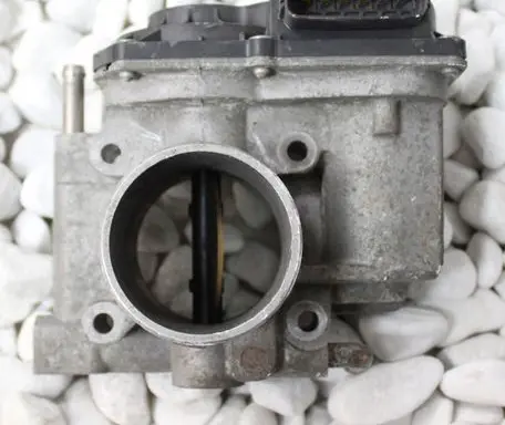 Mazda CX-7 Throttle valve r2aa136bo