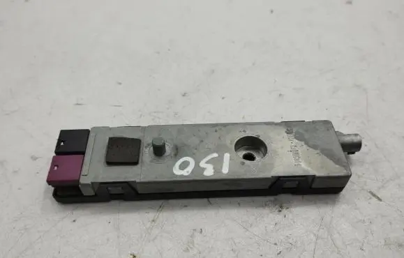 Mercedes-Benz C W204 Antenna control unit A2048200089 09T055 28073699