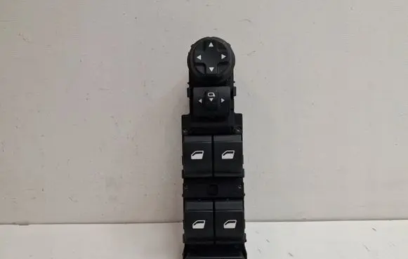 Peugeot Partner III Central console control unit 98349233ZD