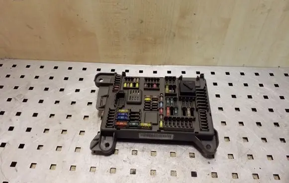 BMW X5 E70 Fuse box set B010105300 6931687 693168703