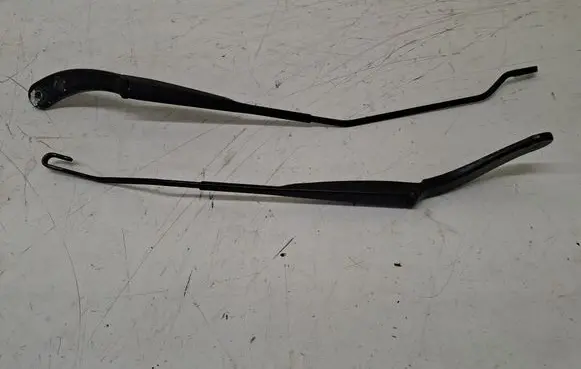 Renault Megane II Front wiper blade arm 8200036914