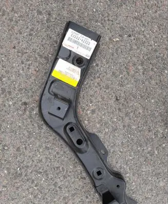 Toyota RAV 4 (XA30) Radiator support slam panel bracket 5320242020