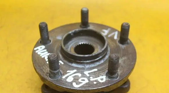 Toyota Auris 150 Front wheel bearing hub 432120217