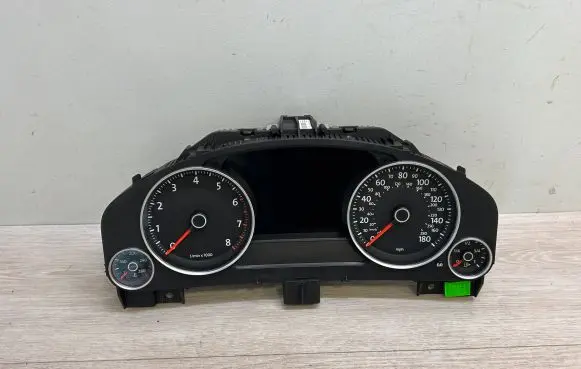 Volkswagen Touareg II Speedometer (instrument cluster) 7P6920980P
