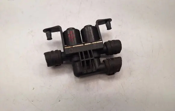 BMW 5 E60 E61 Coolant heater control valve 64116931708 64126927915