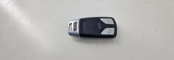 Audi A4 S4 B9 Ignition key/card 4M0959754T