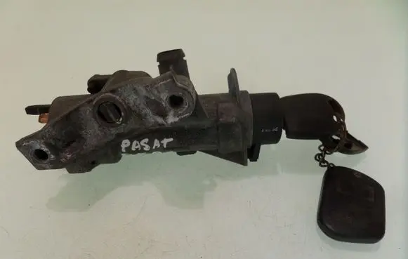 Volkswagen PASSAT B5 Ignition lock 4B0905851