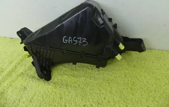 Volkswagen Caddy AdBlue liquid reservoir 5R3131877E 5Q0131969G