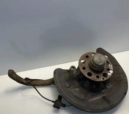 Mercedes-Benz E W211 Front wheel hub A2113306420 2113306420