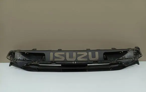 Isuzu D-Max Front bumper upper radiator grill 