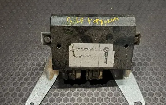 Volkswagen Golf Plus Tow bar trailer control unit/module 8P0907383 506328
