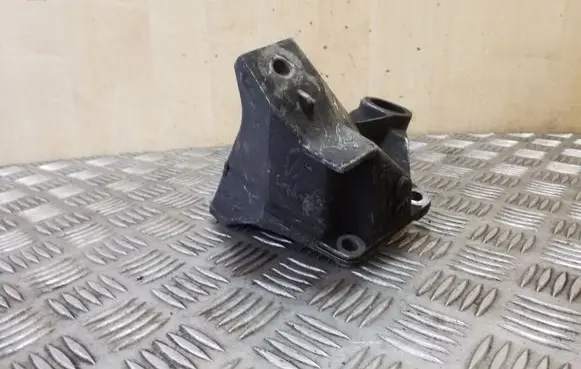 Audi A6 S6 C4 4A Gearbox mounting bracket 4A0399114F
