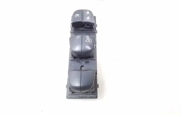 Nissan Qashqai Electric window control switch