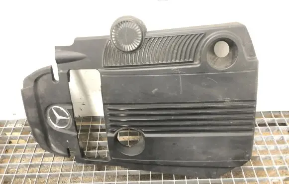 Mercedes-Benz C W204 Engine cover (trim) A2710101267