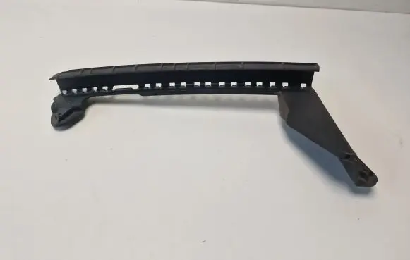 Audi Q7 4L Rear door windshield rail 4L0839067
