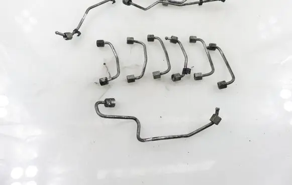 Porsche Cayenne (92A) Fuel injector supply line/pipe 