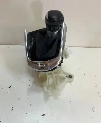 Mazda 2 Gear selector 