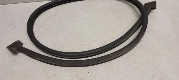 Volkswagen II LT Loading door rubber seal (on body) 