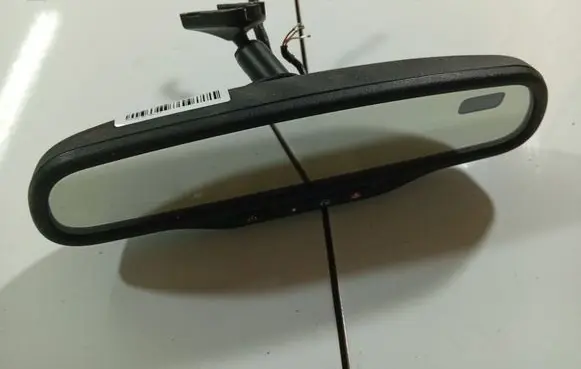 Rear view mirror (interior)