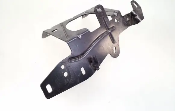 Land Rover Defender Other engine bay part L8B214A004DB