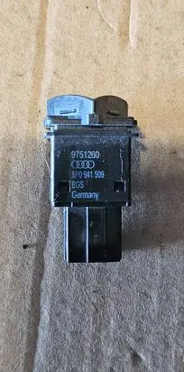 Audi A3 S3 8P Hazard light switch 9751260 8P0941509