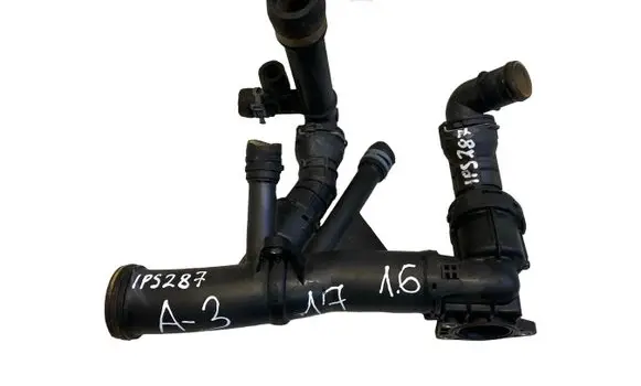 Audi A3 S3 8V Engine coolant pipe/hose 04L121026F 04L121071E