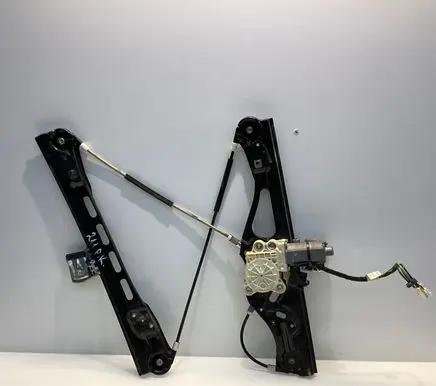Mercedes-Benz E W211 Front door window regulator with motor A2117200346 2117200346
