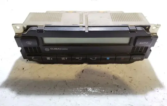 Volkswagen PASSAT B5.5 Climate control unit 5HB00761702
