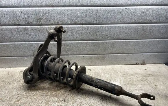 Volkswagen PASSAT B5 Front shock absorber/damper 3B013031
