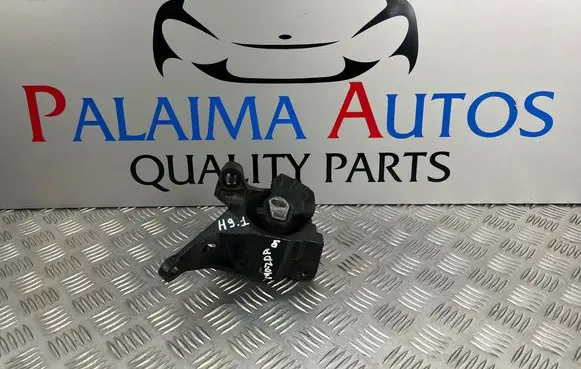 Mazda 6 Engine mount bracket K1442