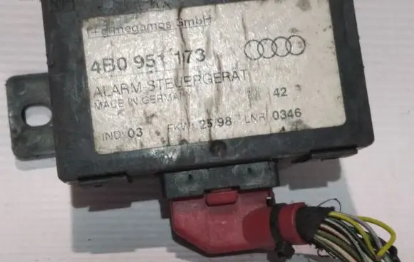 Audi A6 S6 C5 4B Alarm control unit/module 4B0951173