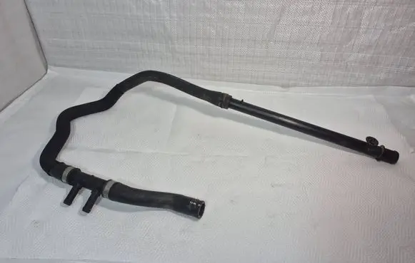 Engine coolant pipe/hose