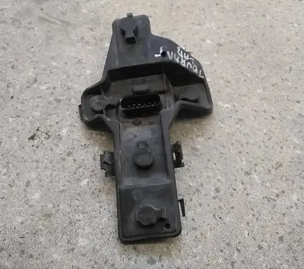 Volkswagen Touran I Tail light bulb cover holder 1T0945258D