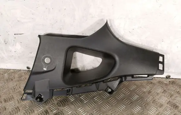Nissan 370Z (D)pillar trim (top) 769341EA0A