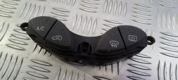 Ford Focus Windscreen/window heater switch 98ag19a945