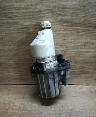 Opel Astra H Power steering pump 13192897 B06796046 7625955136