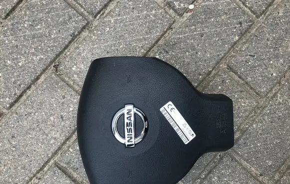 Nissan Note (E11) Steering wheel airbag 985109U09A