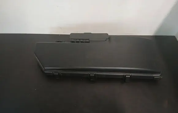 Volvo XC90 Fuse box cover 9494211