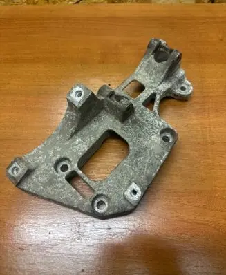 Volkswagen Golf V Generator/alternator bracket 06F903143F