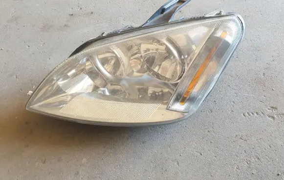 Ford Focus C-MAX Headlight/headlamp