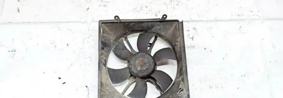 Toyota Avensis T220 Radiator cooling fan shroud
