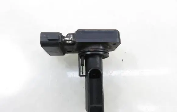 Toyota Avensis T220 Mass air flow meter 2220427010