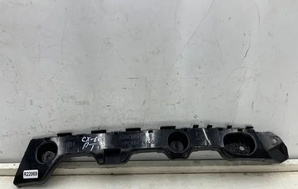 Rear bumper mounting bracket