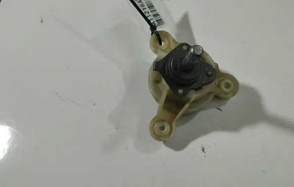 Volkswagen Polo IV 9N3 Sunroof motor/actuator 