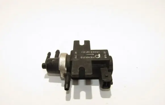 Audi A4 S4 B5 8D Turbo solenoid valve 1H0906627