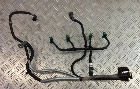 Jaguar XF Fuel injector supply line/pipe 